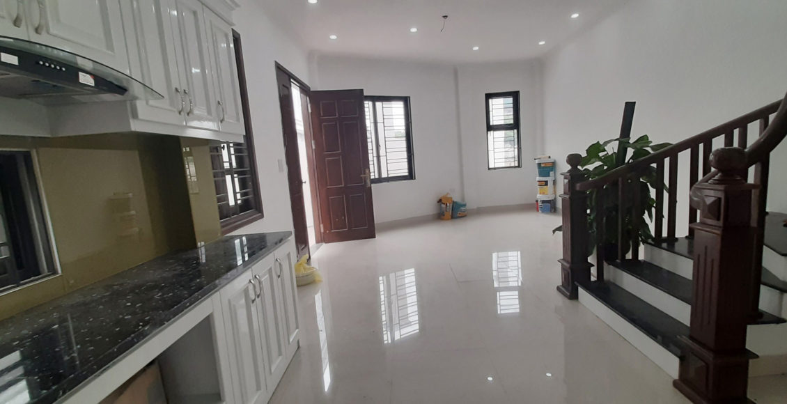 Bán Nhà 4.5 Tầng Phường Long Biên Giá 2,3 Tỷ
